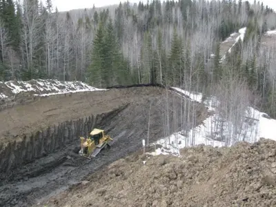 Oilfield earthworks and excavation