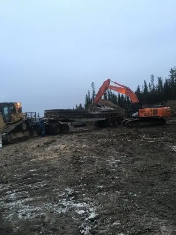 Pipeline construction access mats