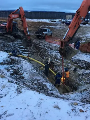 Pipeline construction bore support