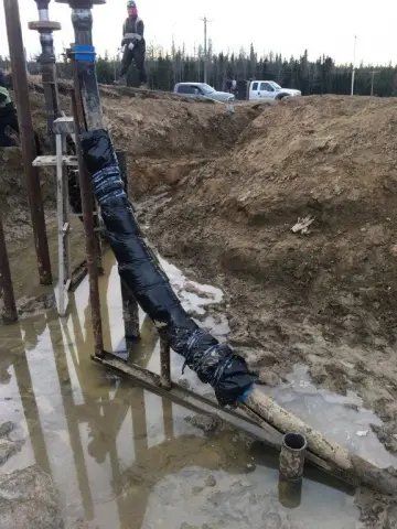 Pipeline riser installation